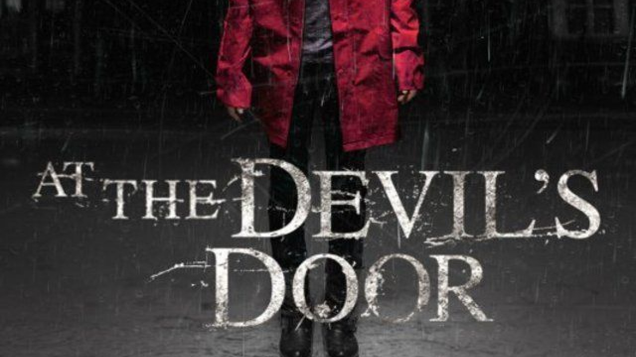 فيلم At the Devil's Door 2014 مترجم